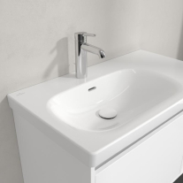 Lavoar suspendat Villeroy & Boch Skyla 80 cm, TitanCeram, CeramicPlus, alb alpin